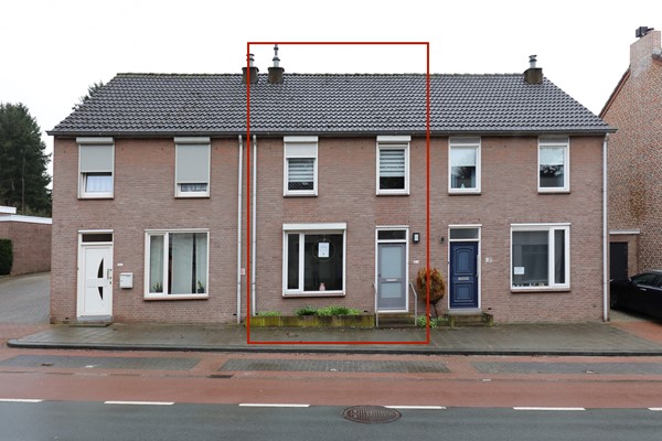 Te koop: Een goed geïsoleerde tussenwoning met onder meer een zonnige tuin op het zuiden, 3 slaapkamers, fijne badkamer, grote zolder(slaap)kamer, rustige tuin en een garage in Voerendaal.(Kunrade)